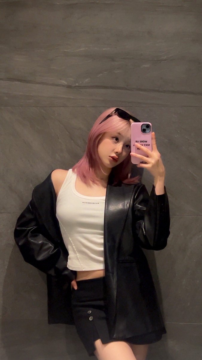 picbaemon's tweet photo. PHARITA WEVERSE UPDATE https://t.co/l3borIibWA