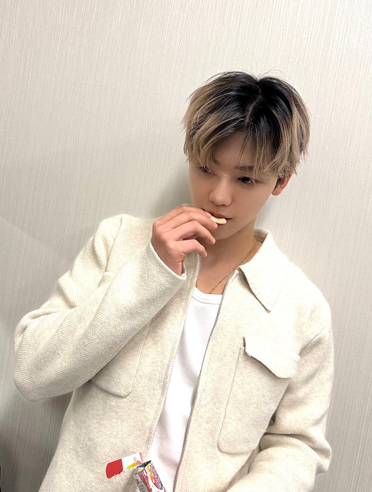 Si selalu ganteng setiap hari 😍😚 ON AIR WITH DJ JAEMIN #うさねこ