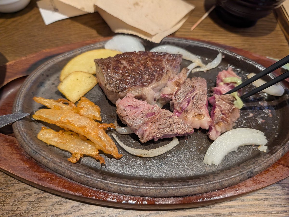 相談会前ランチは初松牛で国産リブロースステーキ。結構美味しい！満足！