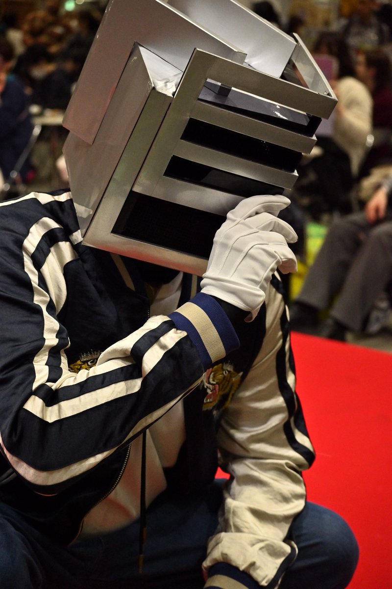 ちょいワルな雰囲気のニース君良き…これとかサングラスをクイっと下げる仕草に通じるものがある( * ˘ཀ˘)ｽｷ♡
#デザフェス62 
#ワンコインランウェイ 
#異形頭