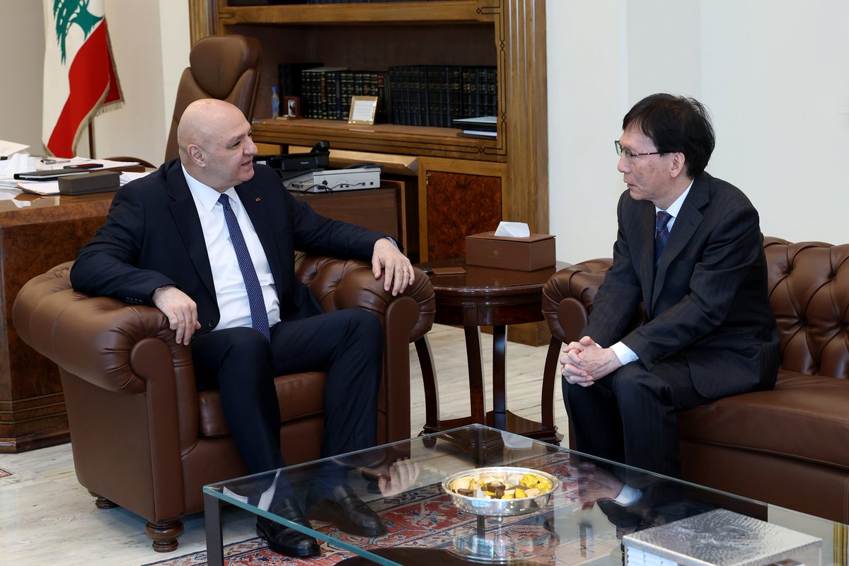 الرئيس جوزاف عون استقبل السفير الياباني في لبنان Magoshi Masayuki في زيارة وداعية لمناسبة انتهاء مهامه الدبلوماسية، وشكره على الجهود التي بذلها خلال فترة عمله في لبنان.