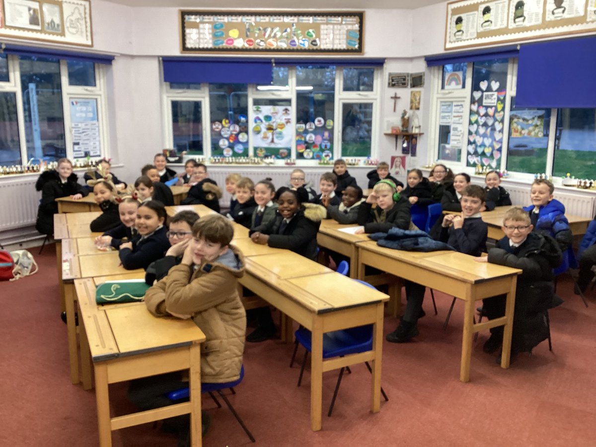 Year 4 are panto ready….oh yes we are!!