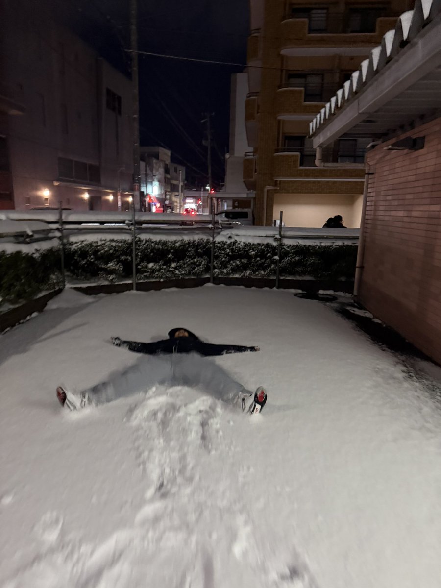 丸雪 鹿児島育ちなので雪を人生で何回かしか 見たことなく、こんなに積もっ