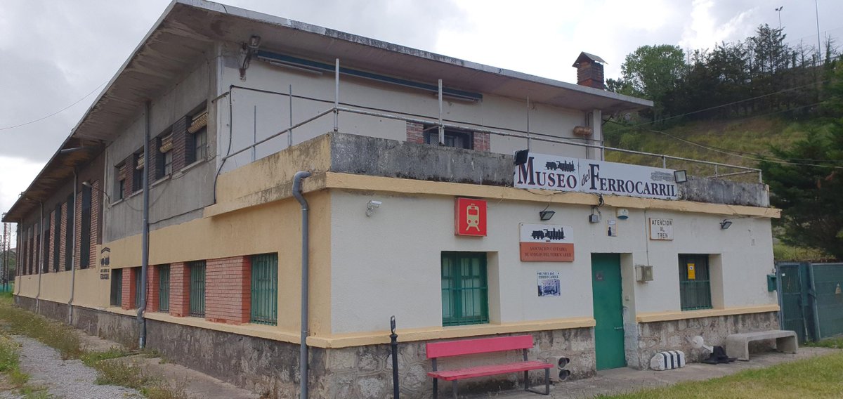 #ListaRoja | 📣 El Museo Cántabro del Ferrocarril en #Santander (#Cantabria) acaba de entrar en la #ListaRojaDelPatrimonio 🚩 por desalojo y derribo.
📸 Fidel Sánchez López.
listaroja.hispanianostra.org/ficha/museo-ca…