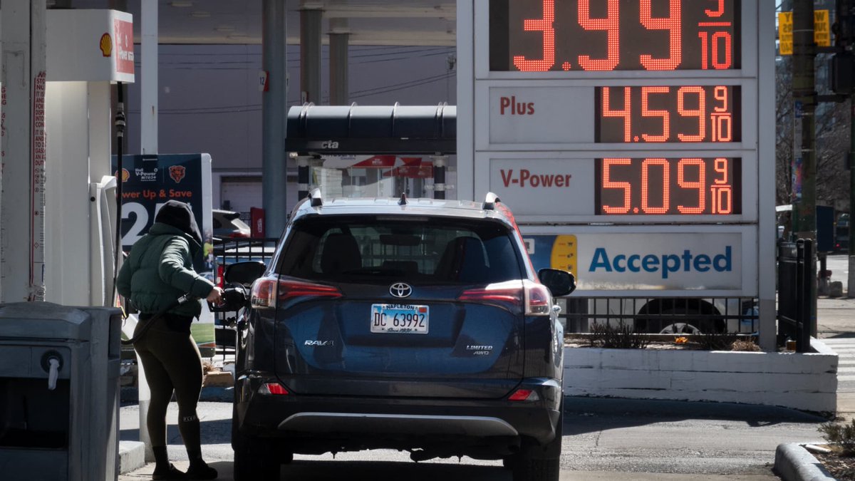 Près de 3 fois moins cher qu'en France: le prix de l'essence est à 68 centimes d'euro le litre aux Etats-Unis, au plus bas depuis quatre ans et demi
l.bfmtv.com/q0kW