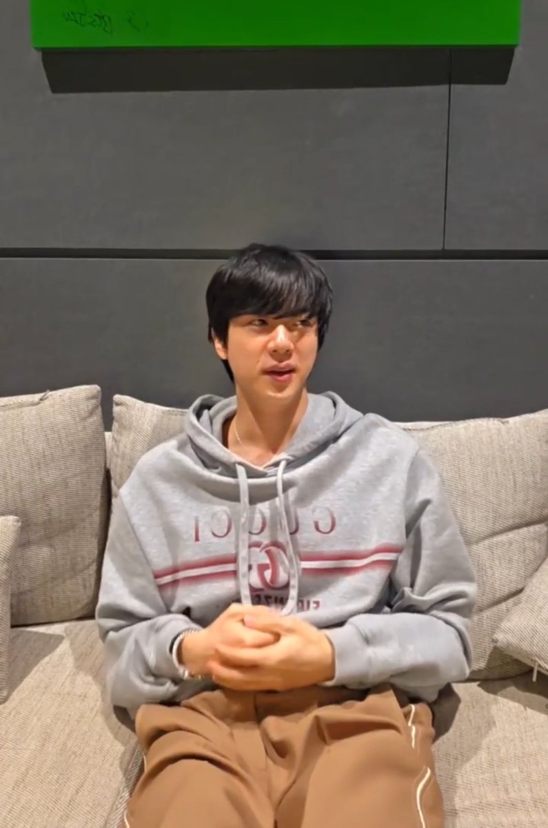 tinyjoonnie's tweet image. happy birthday to my favourite man 🥹🐹💜 #JINDAY