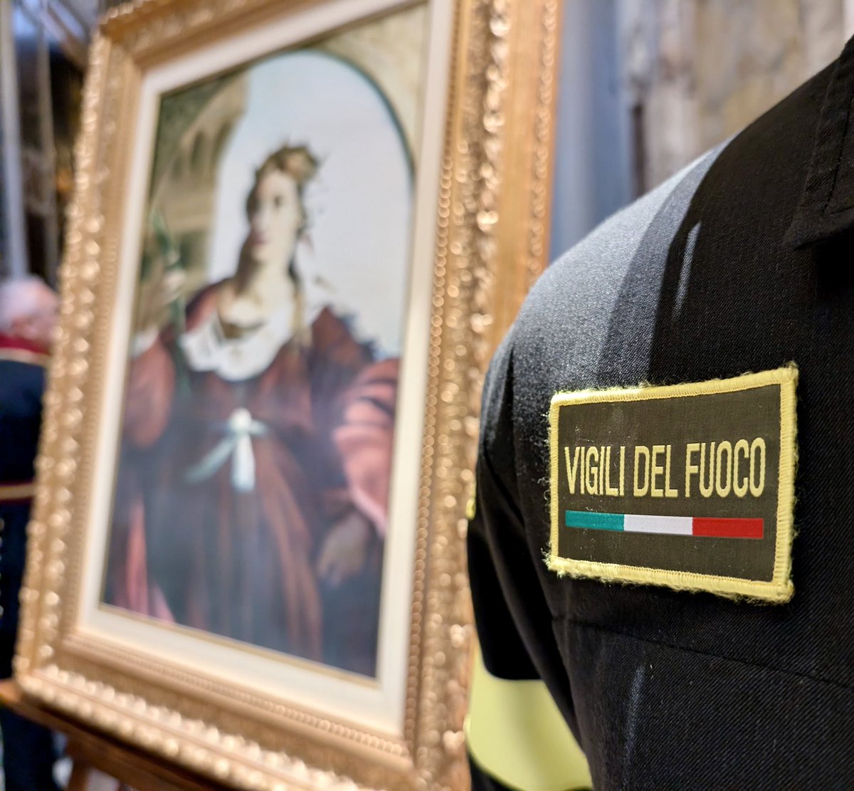vigilidelfuoco's tweet photo. #SantaBarbara è per noi simbolo di determinazione, di coraggio, di sacrificio. Nella certezza che la nostra Patrona continuerà a custodirci, auguro a tutti buona festa!". Il saluto del Capo del Corpo nazionale #vigilidelfuoco Eros Mannino #oggi #4dicembre nel giorno della celebrazione della Patrona