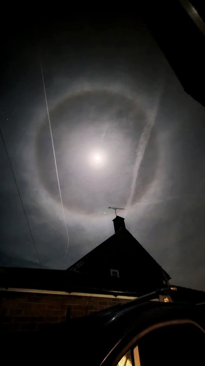 Day and night these scum puppet pilots spray the uk. Look at the fking state of it. Absolute lunatics. Crimes against humanity and all life on earth.