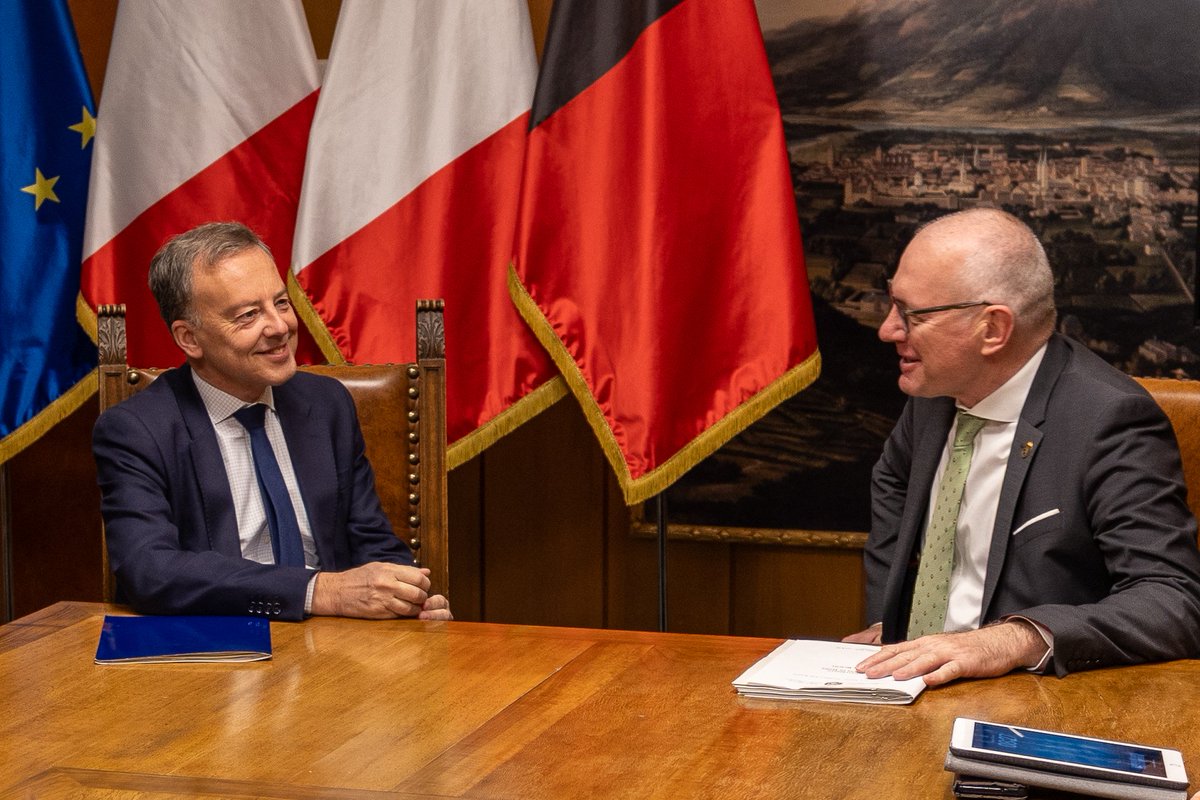 In visita ad Aosta, ho avuto il piacere di incontrare Renzo Testolin, presidente della regione Valle d’Aosta, regione che occupa un posto del tutto particolare nella cooperazione 🇮🇹🇫🇷🤝