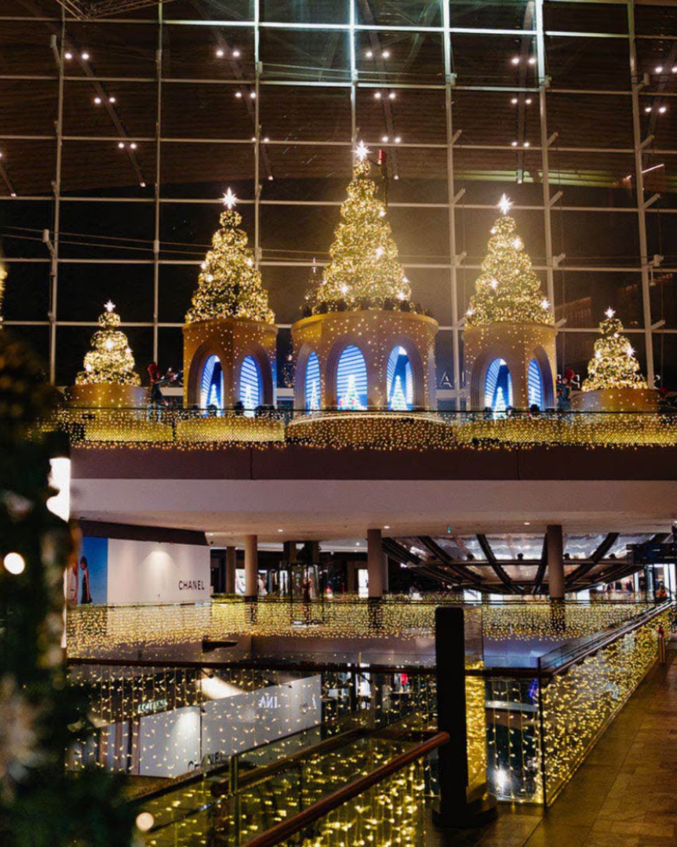 🎄✨ Marina Bay Sands is transforming into a Nutcracker-themed holiday wonderland! Enjoy festive feasts, luxe shopping, and year-end parties 🥂🎁

🔗 thebeat.asia/singapore/the-…

#TheBeatSingapore #MarinaBaySands #Christmas2025 #HolidayVibes