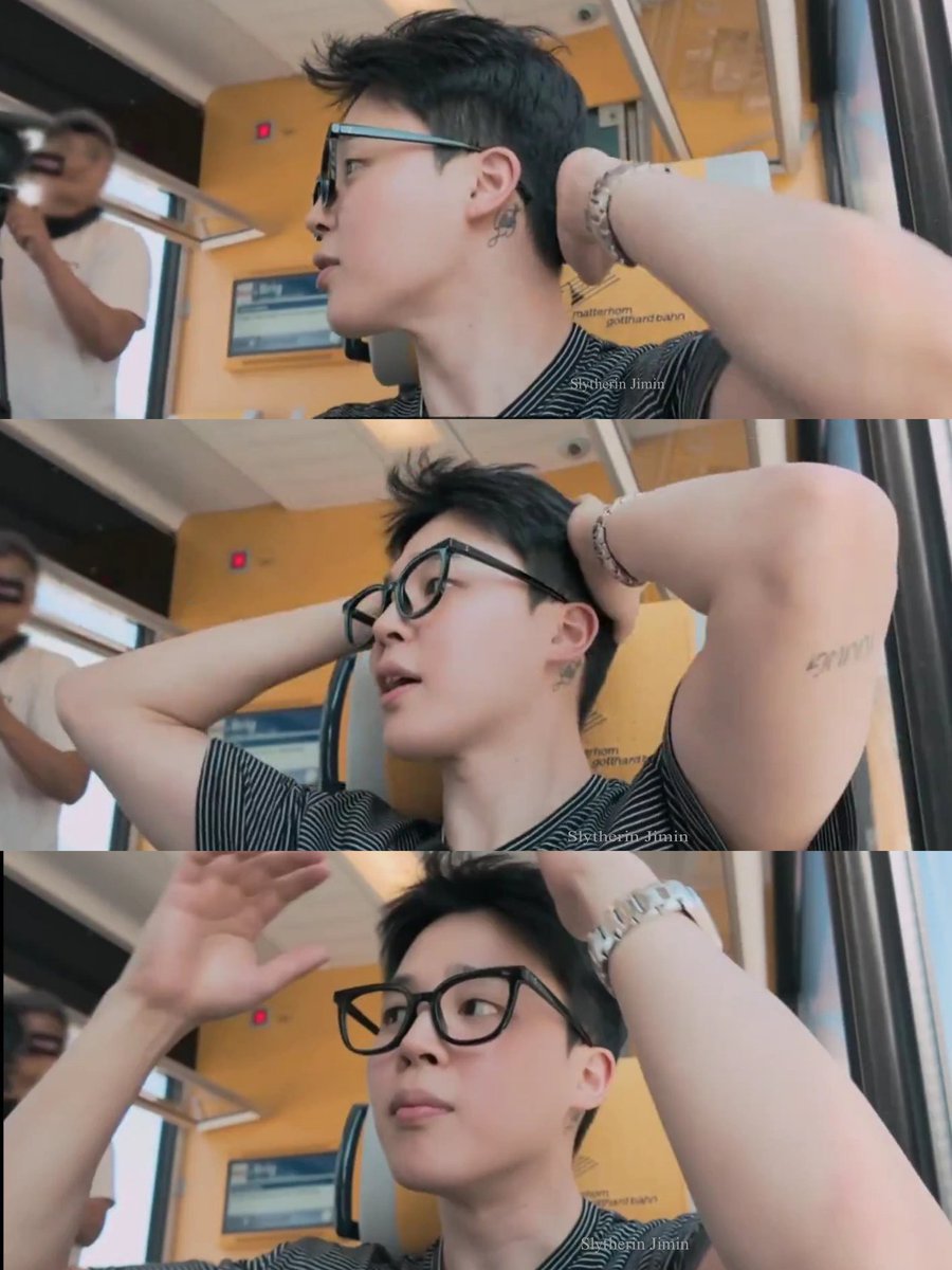 jimin_lil_devil's tweet image. OMGGG PARK JIMIN???????