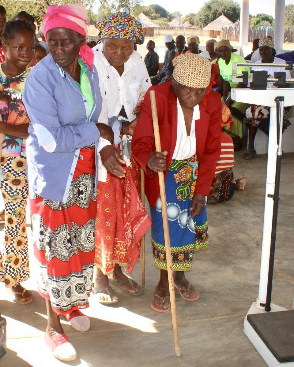 Les persones vulnerables amb discapacitat pateixen més la desigualtat i les conseqüències de la pèrdua de visió👁Per això els nostres projectes ofereixen assistència a totes les persones, independentment de la seva diversitat funcional👉🏿per una atenció inclusiva i equitativa