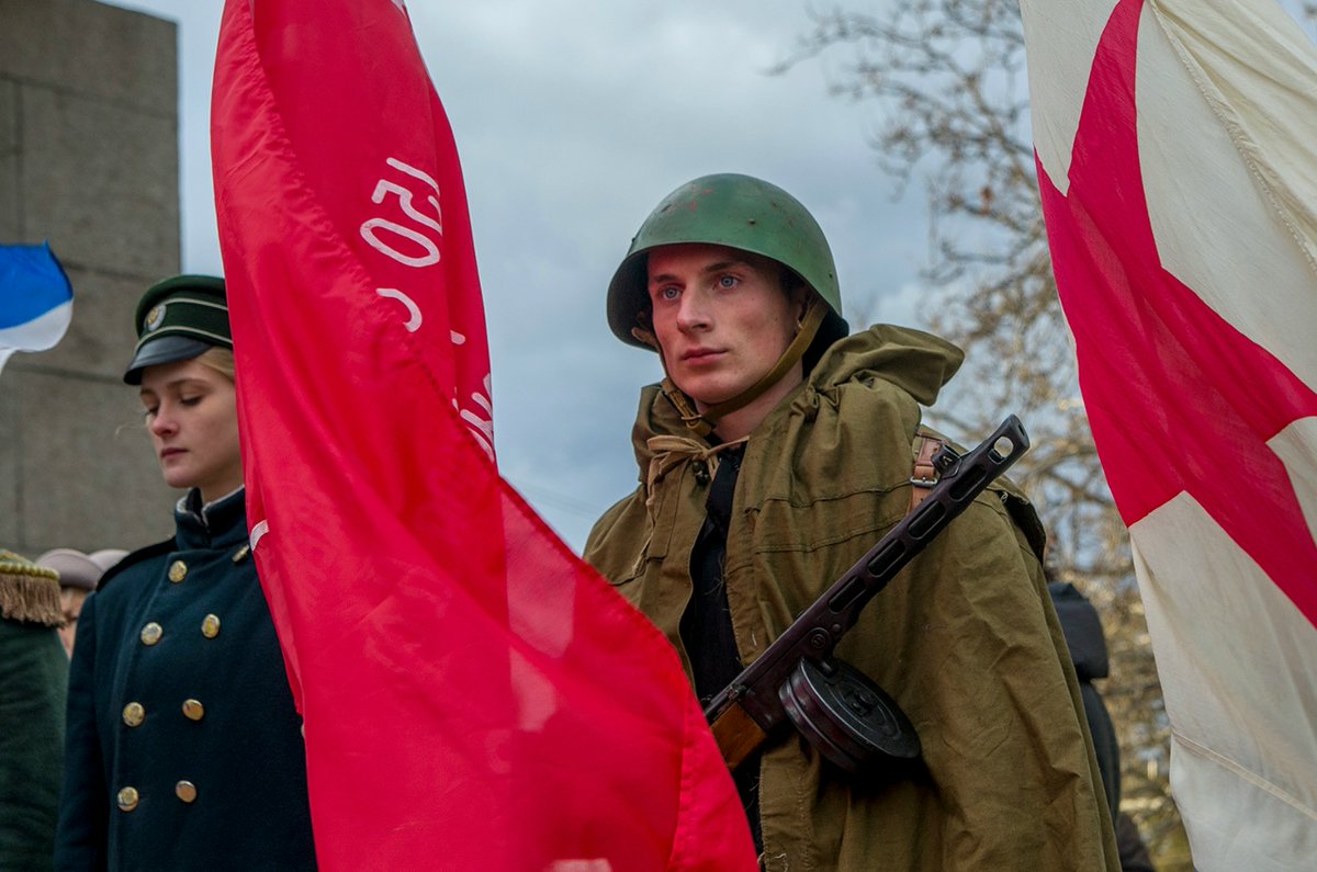 dimitrosevas's tweet image. "Your name is unknown. Your feat is immortal" – today Russia celebrates Unknown Soldier Day. 🙏
On this day, we honor the memory of Russian and Soviet soldiers who gave their lives for their homeland, but whose names remain unknown
Photo: Dmitry Osipenko

#SovietSoldiers #Russia