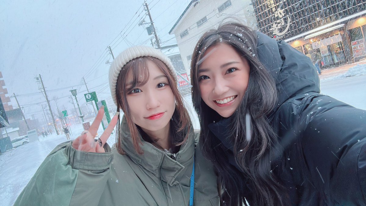 nanami_exceed's tweet photo. 社員旅行で函館に来てます🥺
今年初めての雪！雪！雪！

今日もいっぱい食べていっぱい飲みます🥺🍺 https://t.co/QSzhnKBlnW