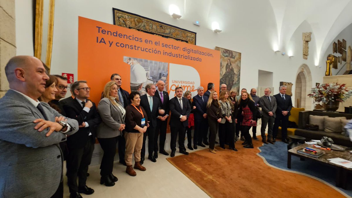 📌El pte. de FELE, Juan Mª Vallejo y el secretario gral. adjunto, Enrique Suárez han asistido hoy a la jornada 'Tendencias en el sector: digitalización, IA y construcción industrializada' que organiza <a href="/Fundae_es/">Fundación Estatal para la Formación en el Empleo</a>  la Fundación Laboral de la Construcción y <a href="/empleo_SEPE/">SEPE</a>
#leonesp