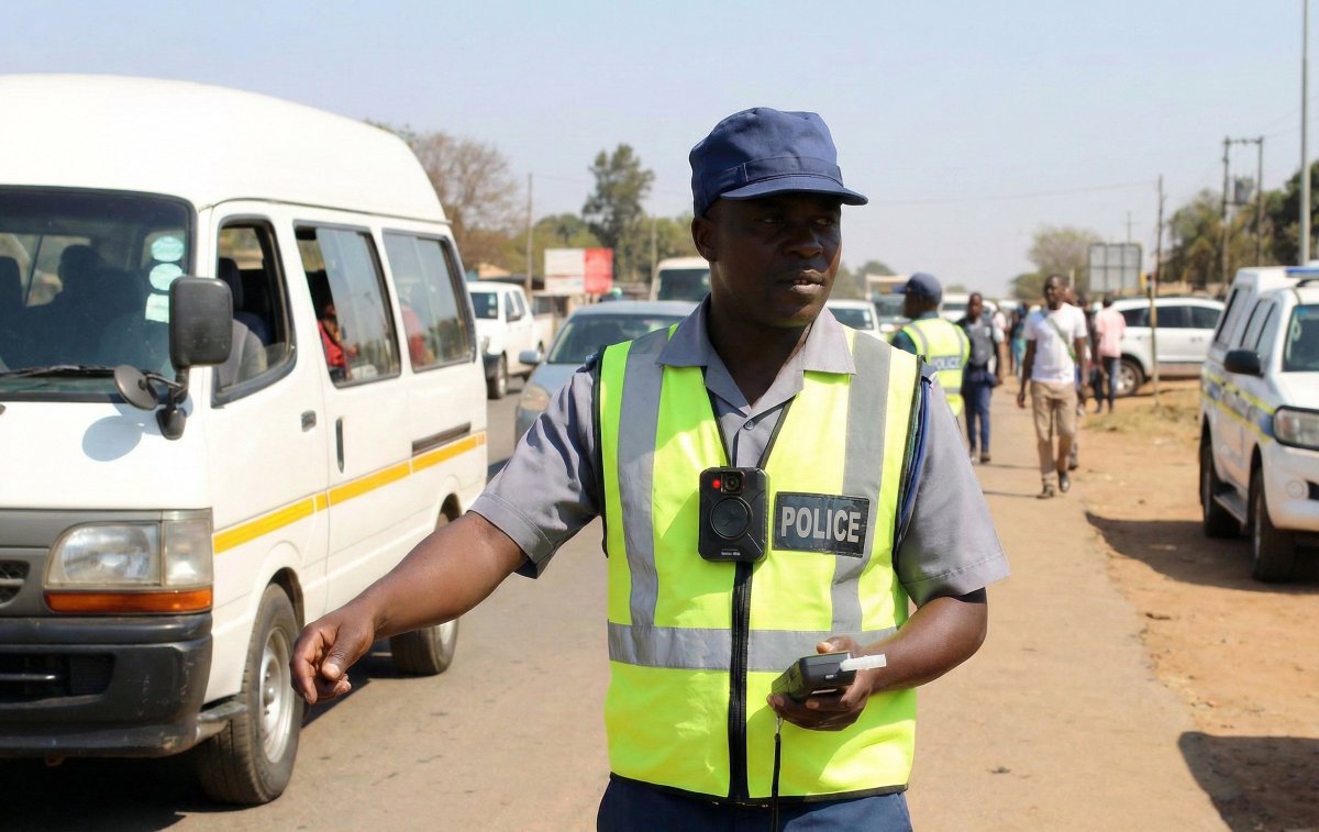 Techzim's tweet image. Zim Traffic Police Roll Out GoPro Style Body Cameras To Fight Corruption

Zimbabwe’s traffic police have begun deploying body worn cameras across the country. The initiative aims to reduce corruption at roadblocks and improve accountability.

The compact cameras, similar to small…