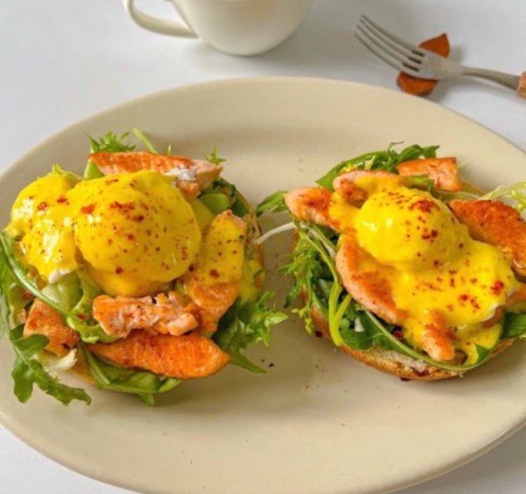 78milktea1's tweet image. 魚大好き人間なので週4で魚生活なんだけど、鮭って割といろんな料理に使えるから常備したいんだけど、毎回スーパー行くの面倒だから最近冷凍の1kgとか買ってる。
これあるとないとで私のQOLがだいぶ変わる