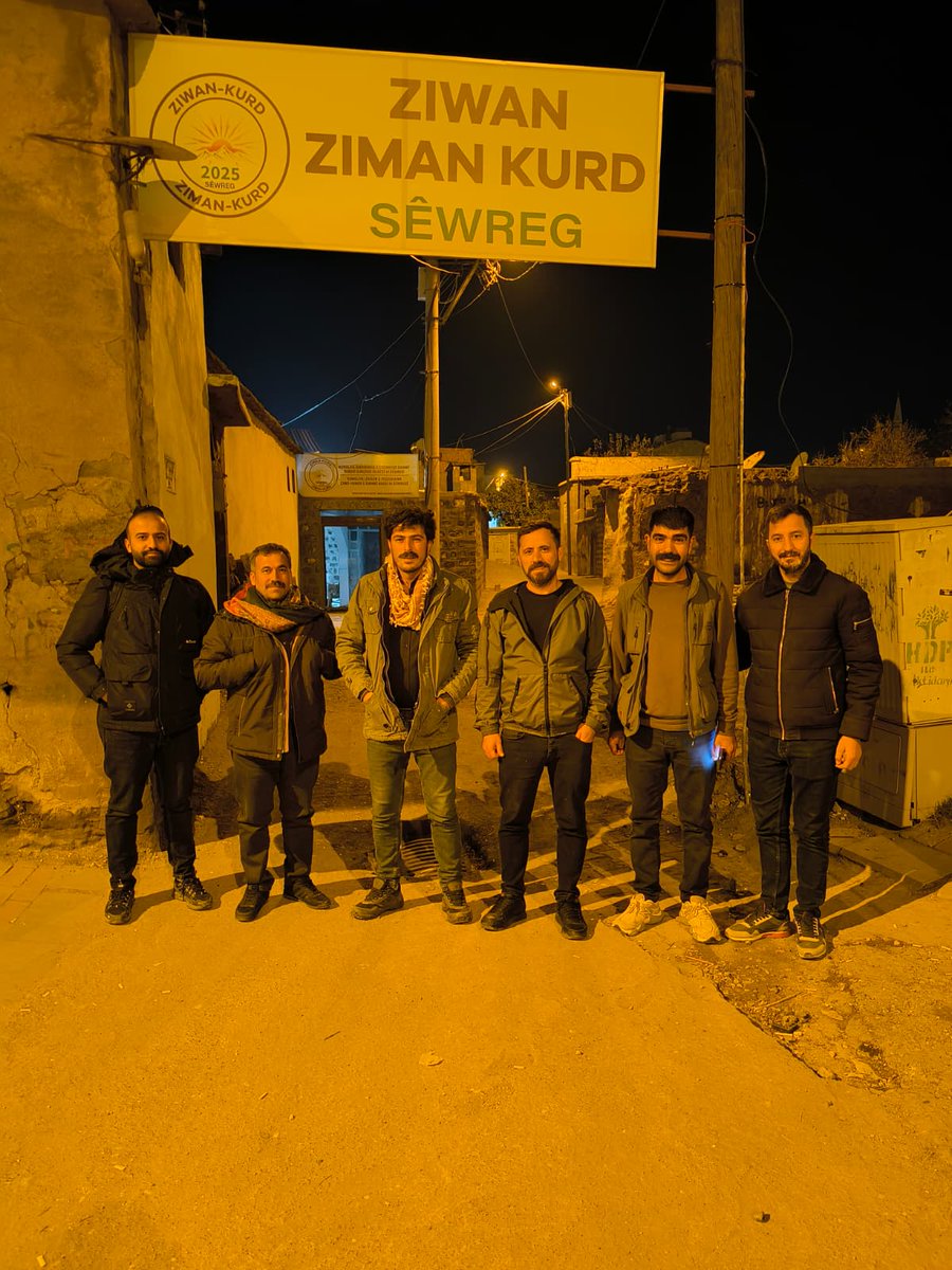 Zimanê me hebûna me ye . Ji bo gelê sêwregê pîroz be .