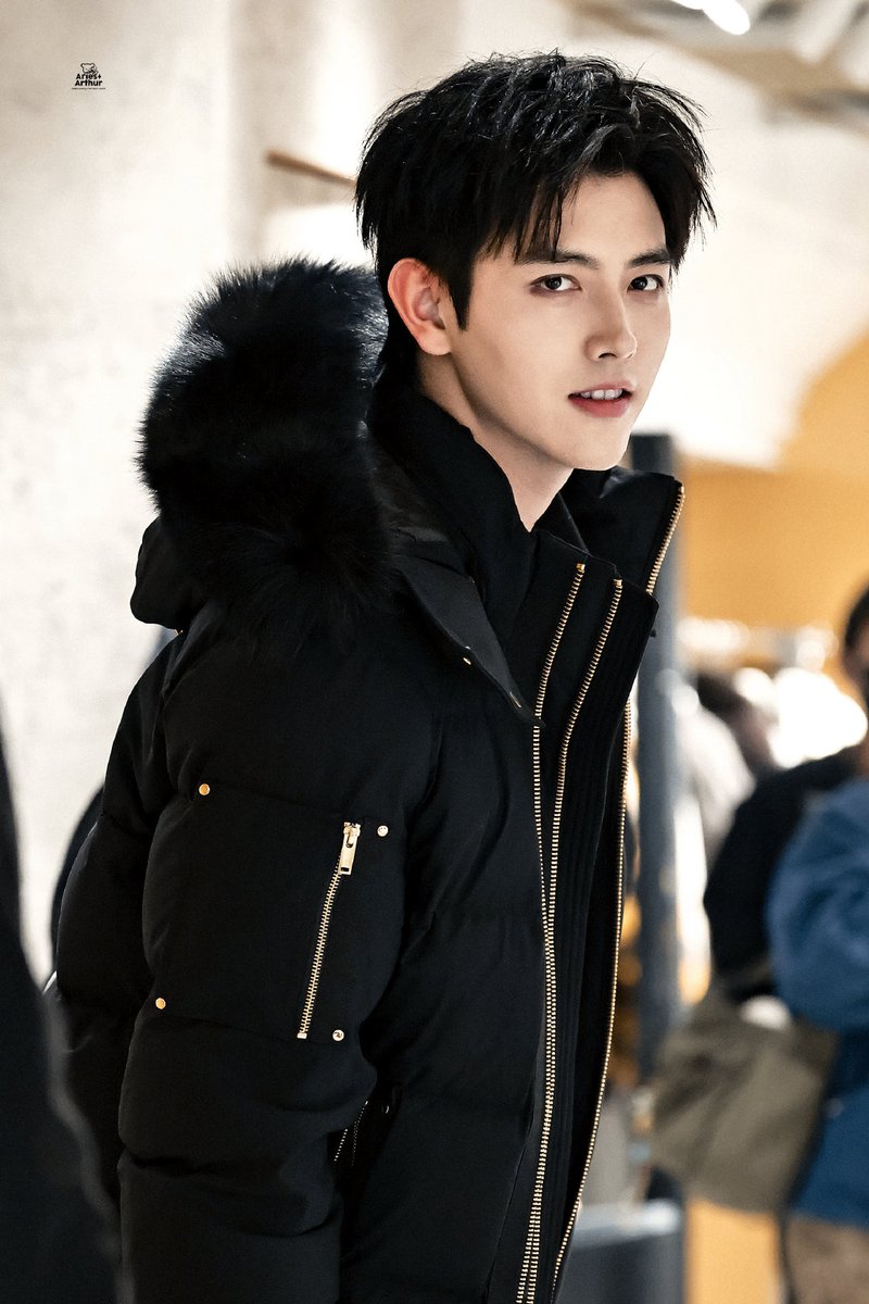 PrincessJINGYI's tweet image. Handsome #ChenFeiyu for #mooseknuckles 

©️
