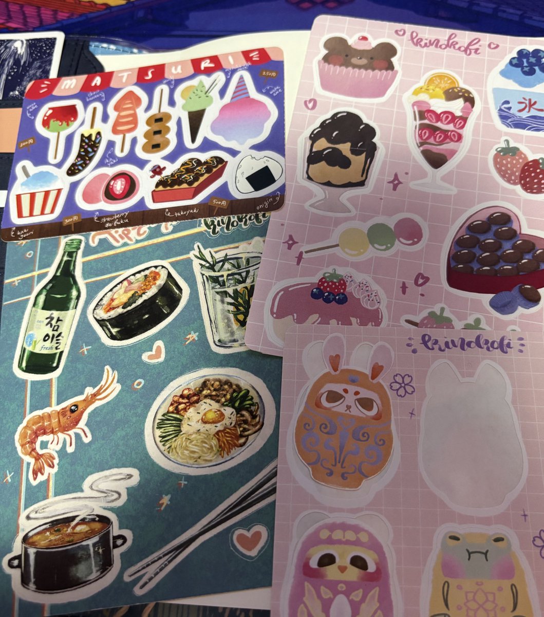 kinokofi diye bi sticker shop vardi hala sakliyorum bi daha bulamam diye 😭