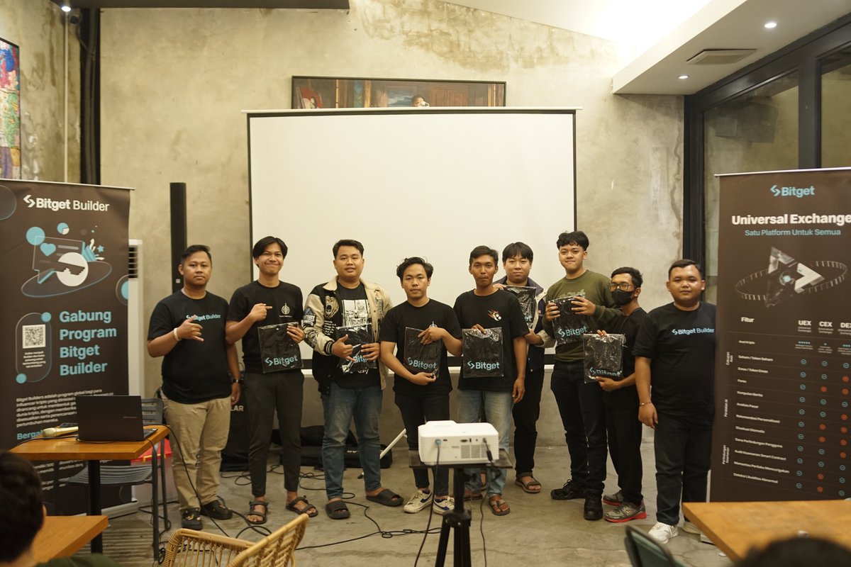 BitgetID's tweet image. Solo seru banget! 🤩🔥

Meetup bareng komunitas Web3 Solo sukses menghadirkan 40 peserta yang antusias, dipandu langsung oleh #BitgetBuilder kita @panglima_crypto.

Diskusi, sharing, dan networking-nya bikin suasana asyik banget!

Kota mana lagi yang harus dikunjungi…