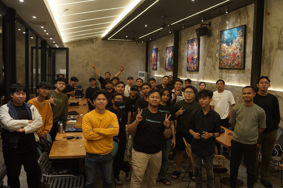 BitgetID's tweet image. Solo seru banget! 🤩🔥

Meetup bareng komunitas Web3 Solo sukses menghadirkan 40 peserta yang antusias, dipandu langsung oleh #BitgetBuilder kita @panglima_crypto.

Diskusi, sharing, dan networking-nya bikin suasana asyik banget!

Kota mana lagi yang harus dikunjungi…