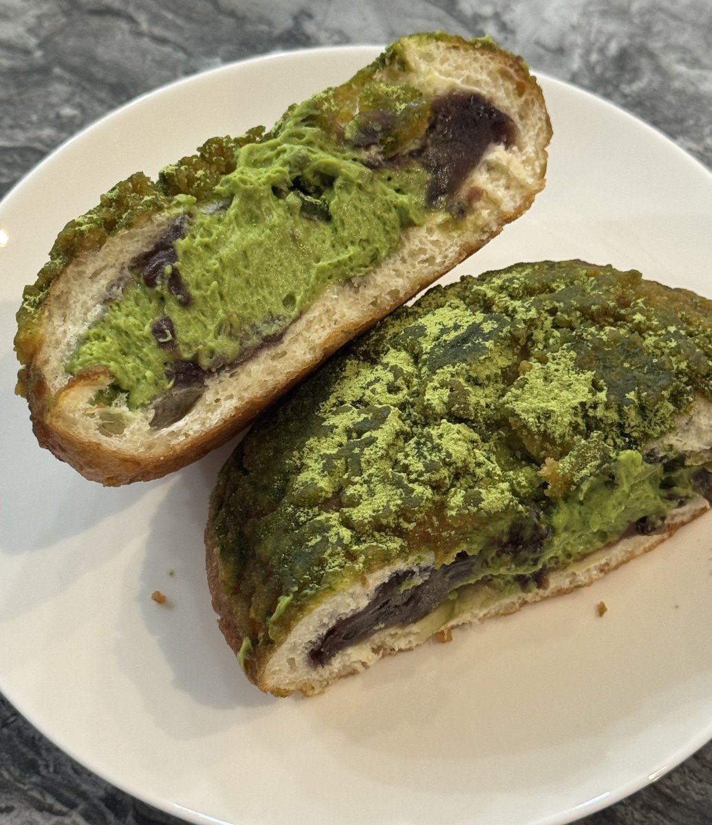 성심당 말차튀소 떠요키 떠알밤
말차튀소 달콤하고 보드랍고 ...
냉장보관햇다가 다음날먹엇는데도 ㄴㅁ맛잇음