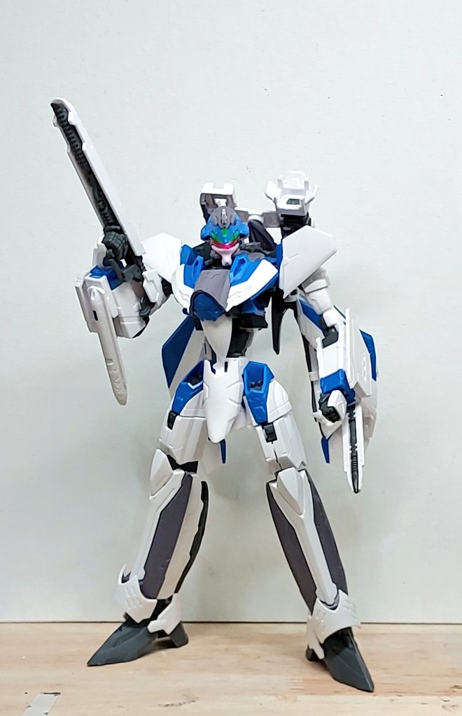 「HG VF-31を作ってみよう」

忘れてませんよ
再開します〜

イサムのカラーしますがドコに黒や赤を入れるかまだ纏まってないです💦

#マクロスモデラーズ 
#マクロス
#HG