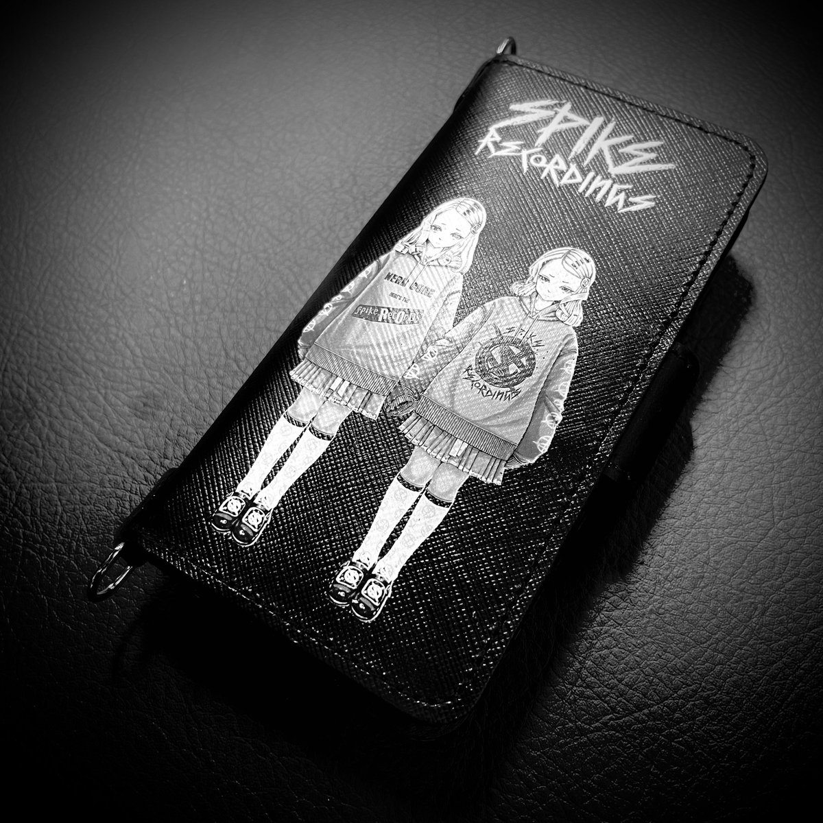 HISASHIさん（GLAY）コラボレーションアイテムのTwinsデザイン手帳型