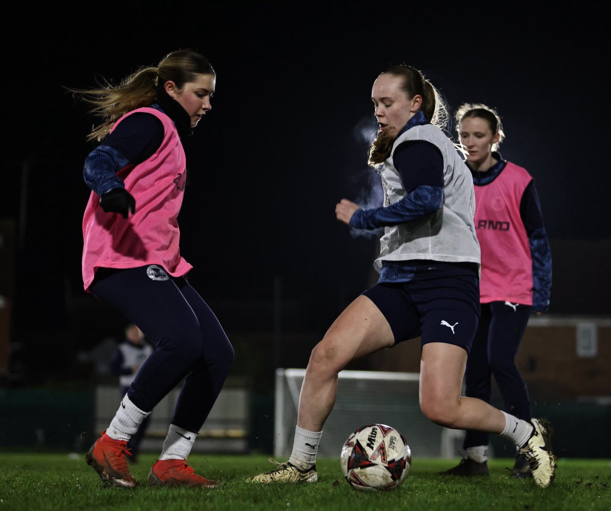 theposhwomen's tweet image. Working towards the weekend 💪

#pufc