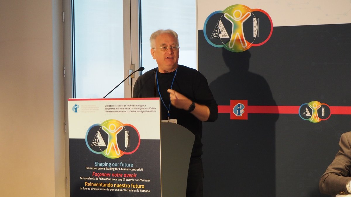 Education International tweet media