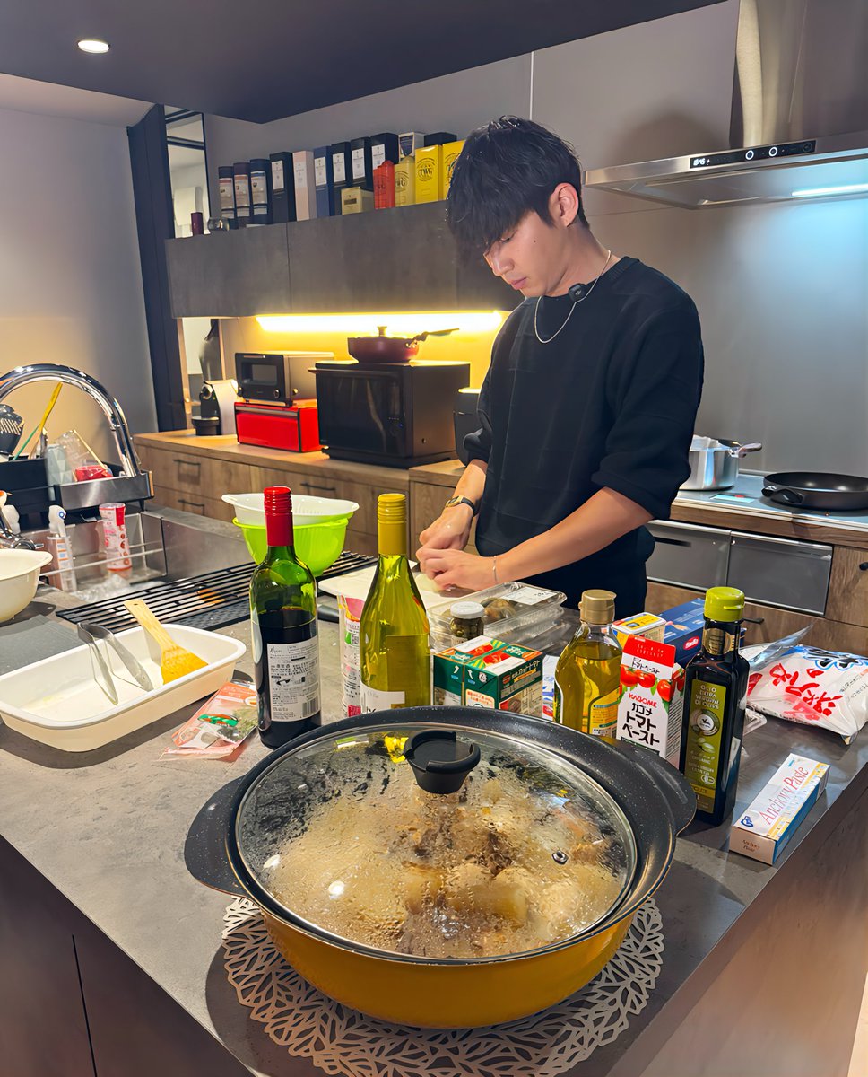 zosanpacpac's tweet photo. 出張料理人が僕の実家にきてくれてる👨‍🍳 https://t.co/OqN625cKHL