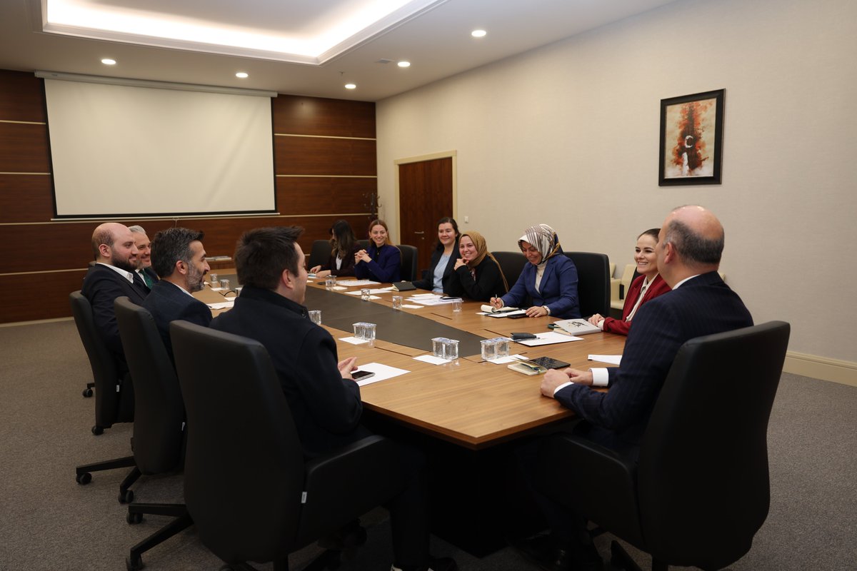 Bilgi ve İletişim Teknolojileri Başkanlığı birim toplantımızı Genel Başkan Yardımcımız Sayın <a href="/DrOmerileri/">Dr. Ömer İleri</a> başkanlığında gerçekleştirdik.