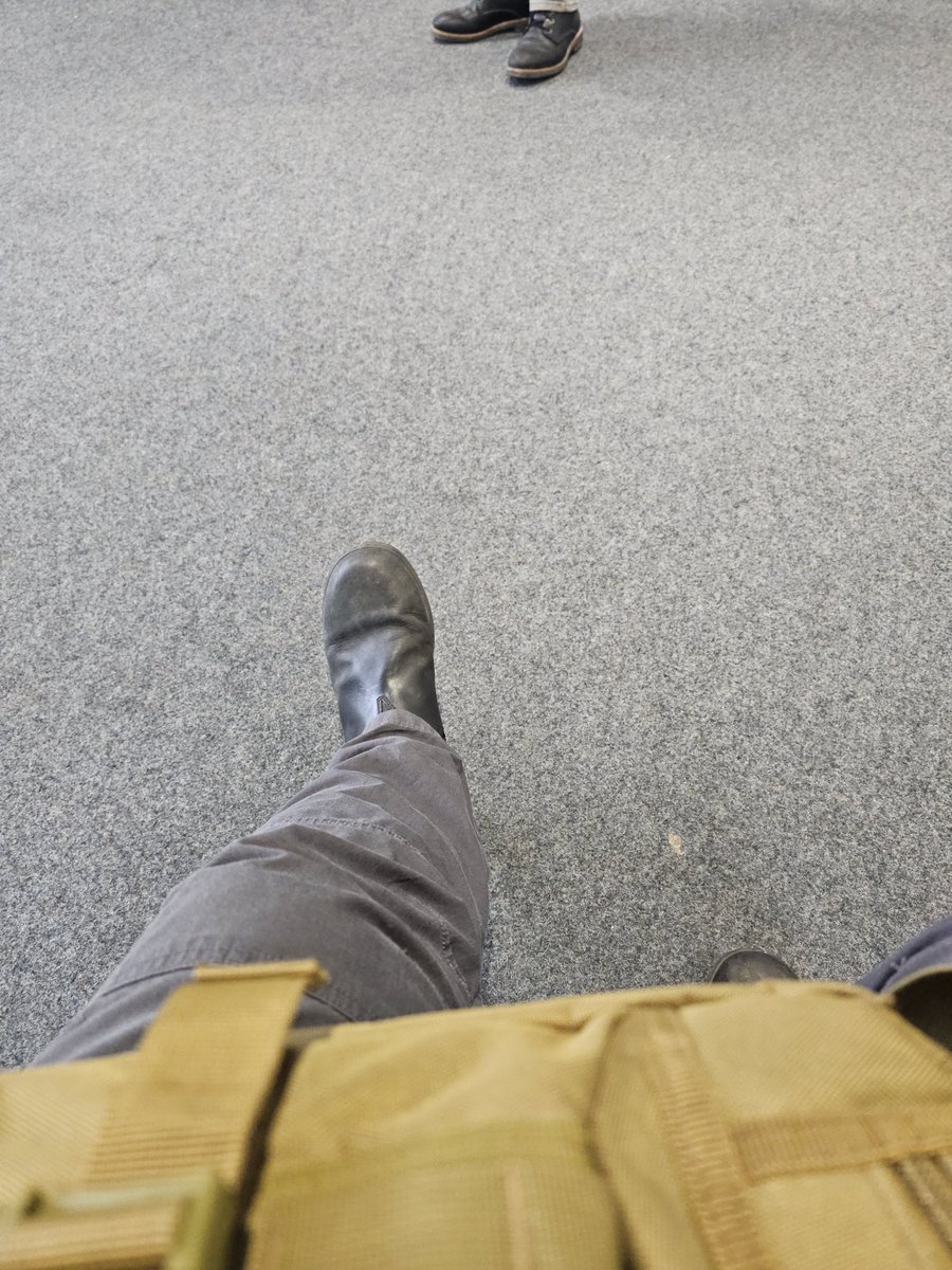 Ist es in der KFZ Zulassungsstelle auch ein #Wartezimmer ?