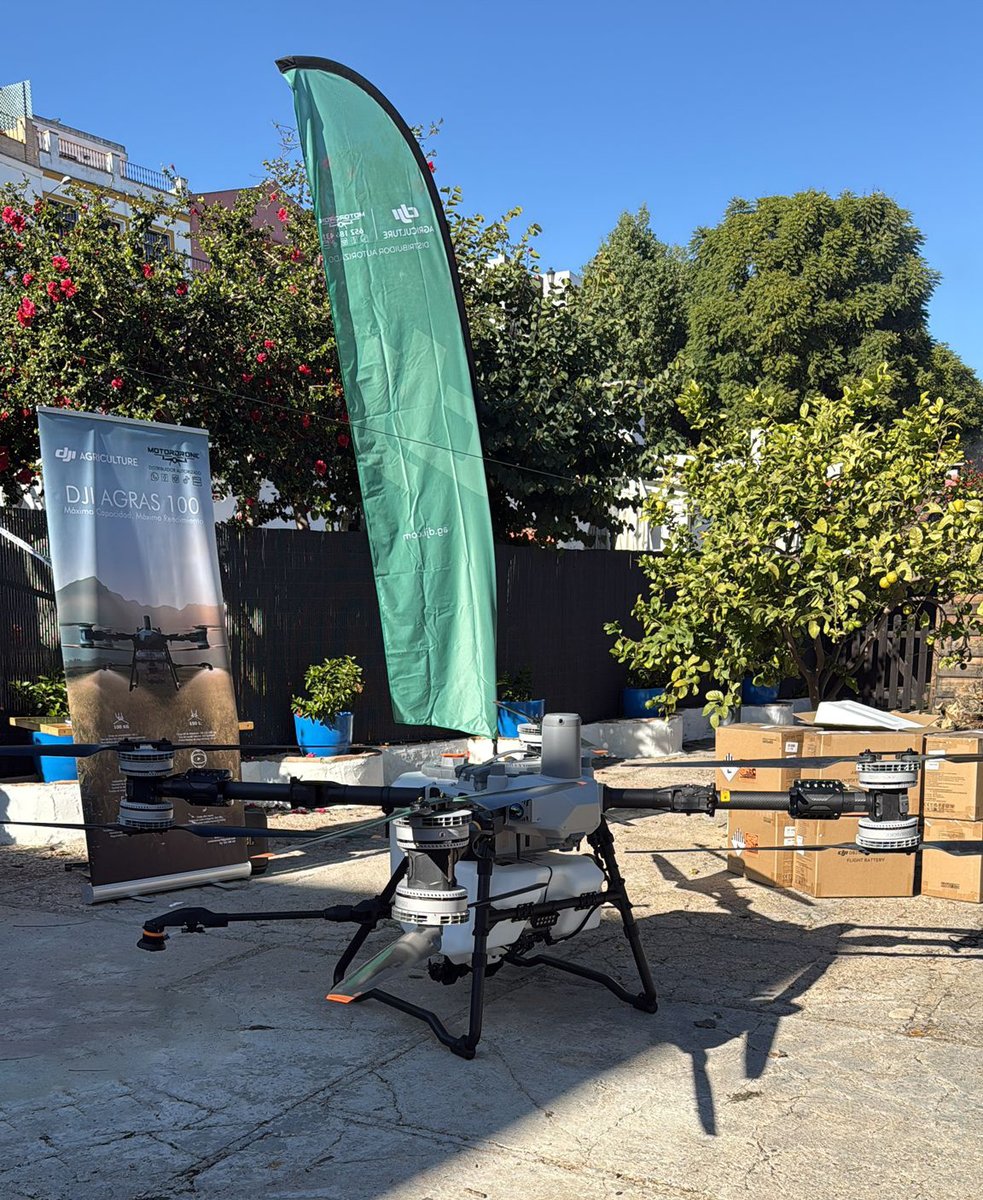 Evento de presentación y entrega del dron DJI Agras T100 el dron más grande actualmente para el sector de la agricultura. #MOTORDRONE <a href="/DJIGlobal/">DJI</a> 
#tabernaelvelero #labarqueta #motordrone #dji #DJIT100 #drone #DJIAgriculture