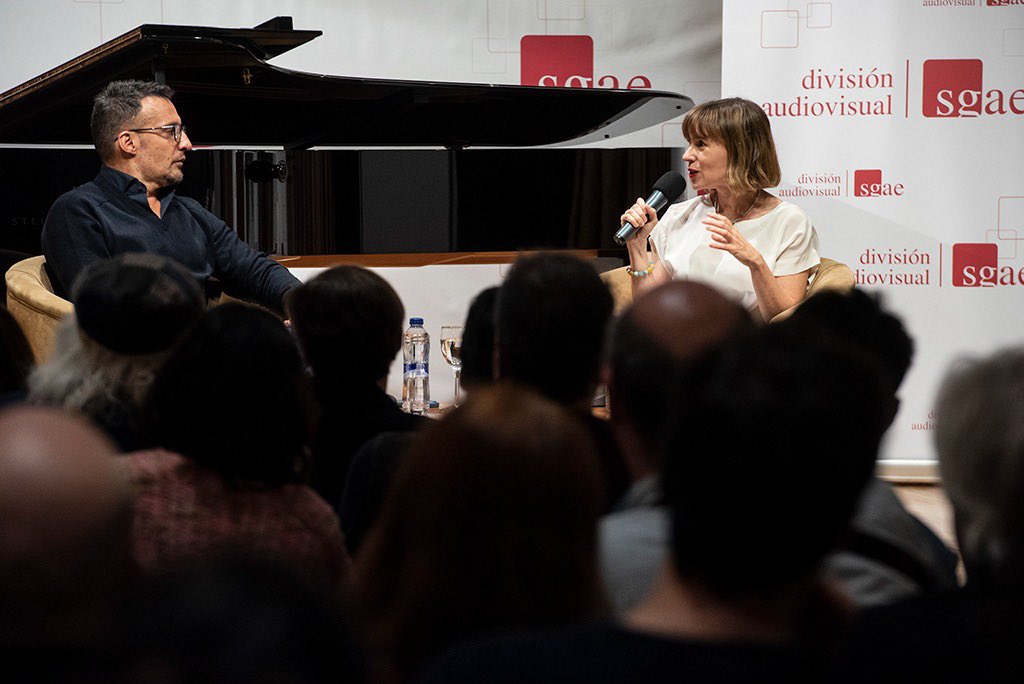 SgaeAudiovisual's tweet image. 🎬 Ayer recibimos en @sgaeactualidad a Alejandro Amenábar para hablar de la música en su cine, en conversación con @margotenenbaumm. 

📸 @camachoph