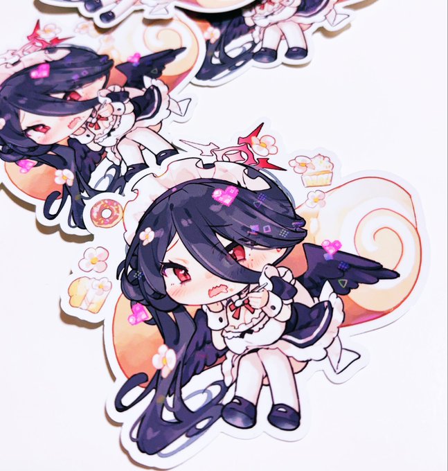 想像より大きかったステッカー!
でも可愛く出来ててよかった✨
グッズ作り慣れてないから全てが不安だ💦アクスタどうなってるだろ、、🙏 