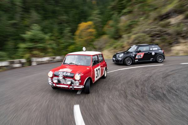 CLUBMINIMEX's tweet photo. MINI: de ícono urbano a leyenda del rally.

**MINI: La leyenda del rally que nació de un ícono urbano**

La historia de MINI en el mundo del motor es la crónica de un gigante que se negó a ser medido por su tamaño. Lo que comenzó como una ingeniosa t

https://t.co/d9Il3hAg6J https://t.co/6MezmImq2Q