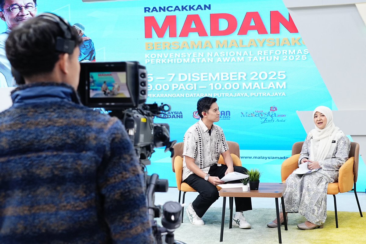 KUSKOPMalaysia's tweet image. Sekitar sesi wawancara bersama YBhg. Datin Azira Othman, Timbalan Setiausaha Bahagian (Pembangunan Francais dan Vendor), Kementerian Pembangunan Usahawan dan Koperasi (KUSKOP) dalam program Nasi Lemak Kopi O, TV9 yang berlangsung hari ini.

#KUSKOP #TaatSetia
#WeMakeItHappen