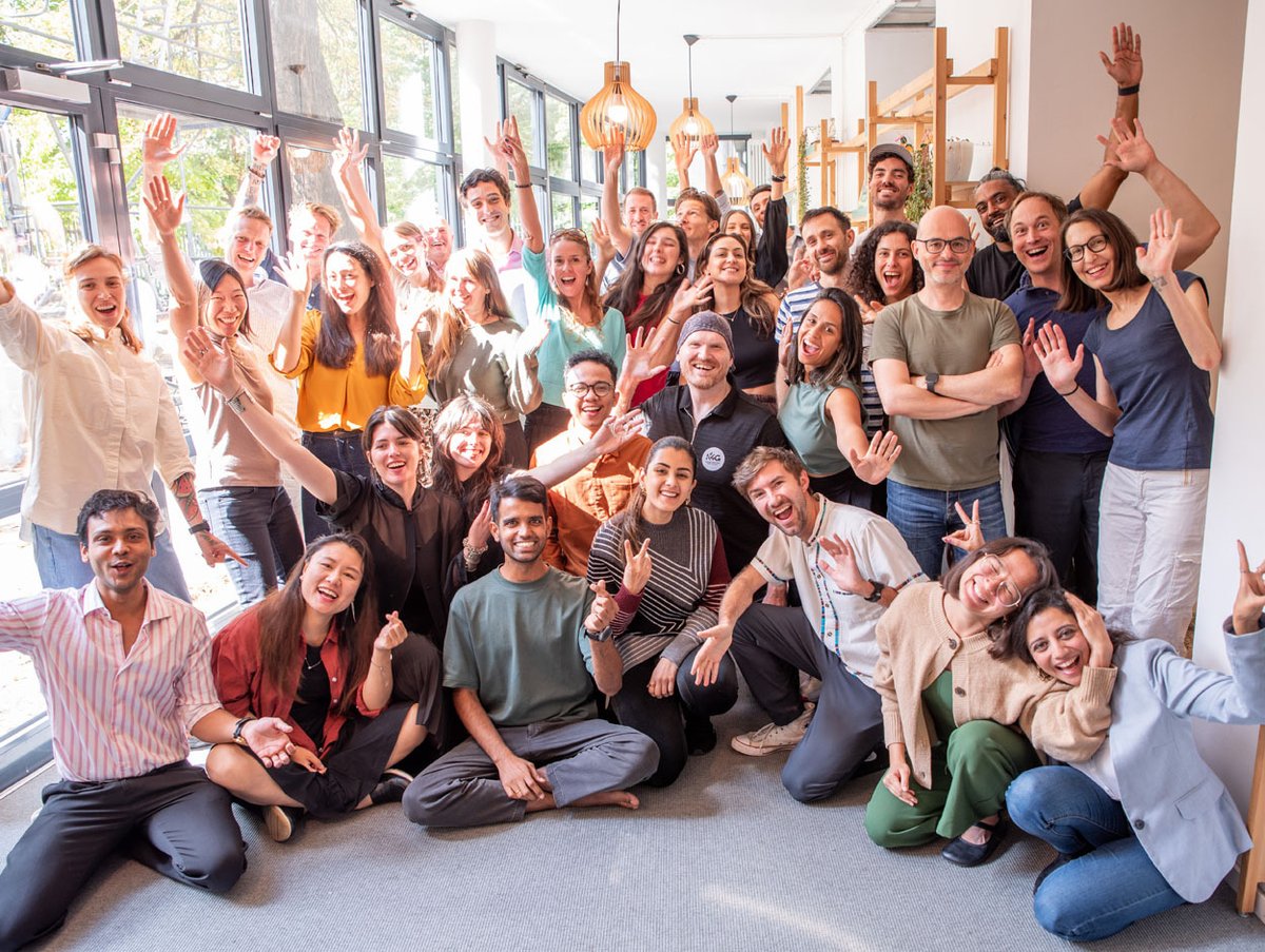 ProVeg_Int's tweet image. Big ideas. Bold founders. Brighter food future! 🌱✨ 18 inspiring initiatives just wowed the crowd at our #K4G Pitch Day in Berlin—sharing $200,000 in seed funding and fueling a plant-based revolution. Ready for more? Applications for 2026 open in March! #KickstartingForGood