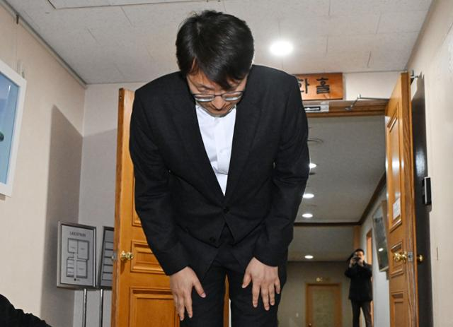 쿠팡의 수상한 '데이터 삭제'…직원들 "큰일 터졌구나 싶었다"

개인정보 유출 직후 이례적 대규모 데이터 삭제
'업무 창고' 쿠팡위키, 메일, 사내 메신저 등 대상
직원들 "큰일 터졌구나" "정보 유출 미리 알았나?"

hankookilbo.com/News/Read/A202…