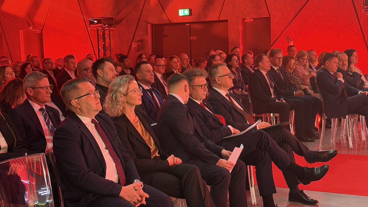 Łukasiewicz tweet media