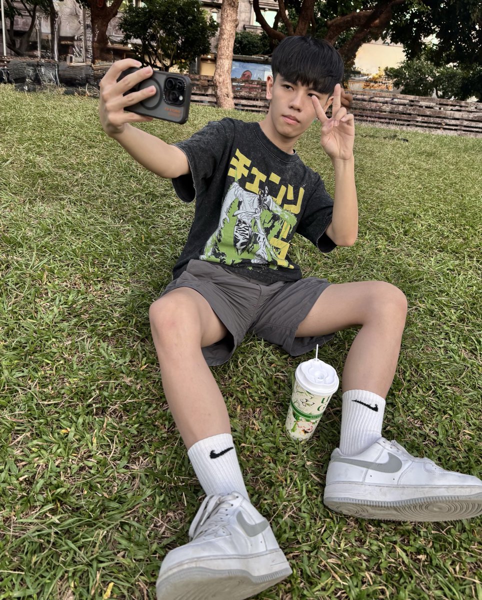 幹我現在超想打砲 = =