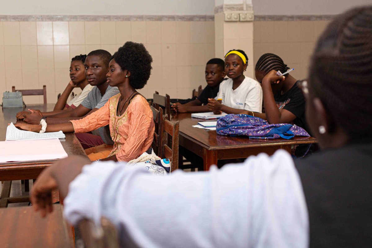 Centro Cultural de España en Bata tweet media