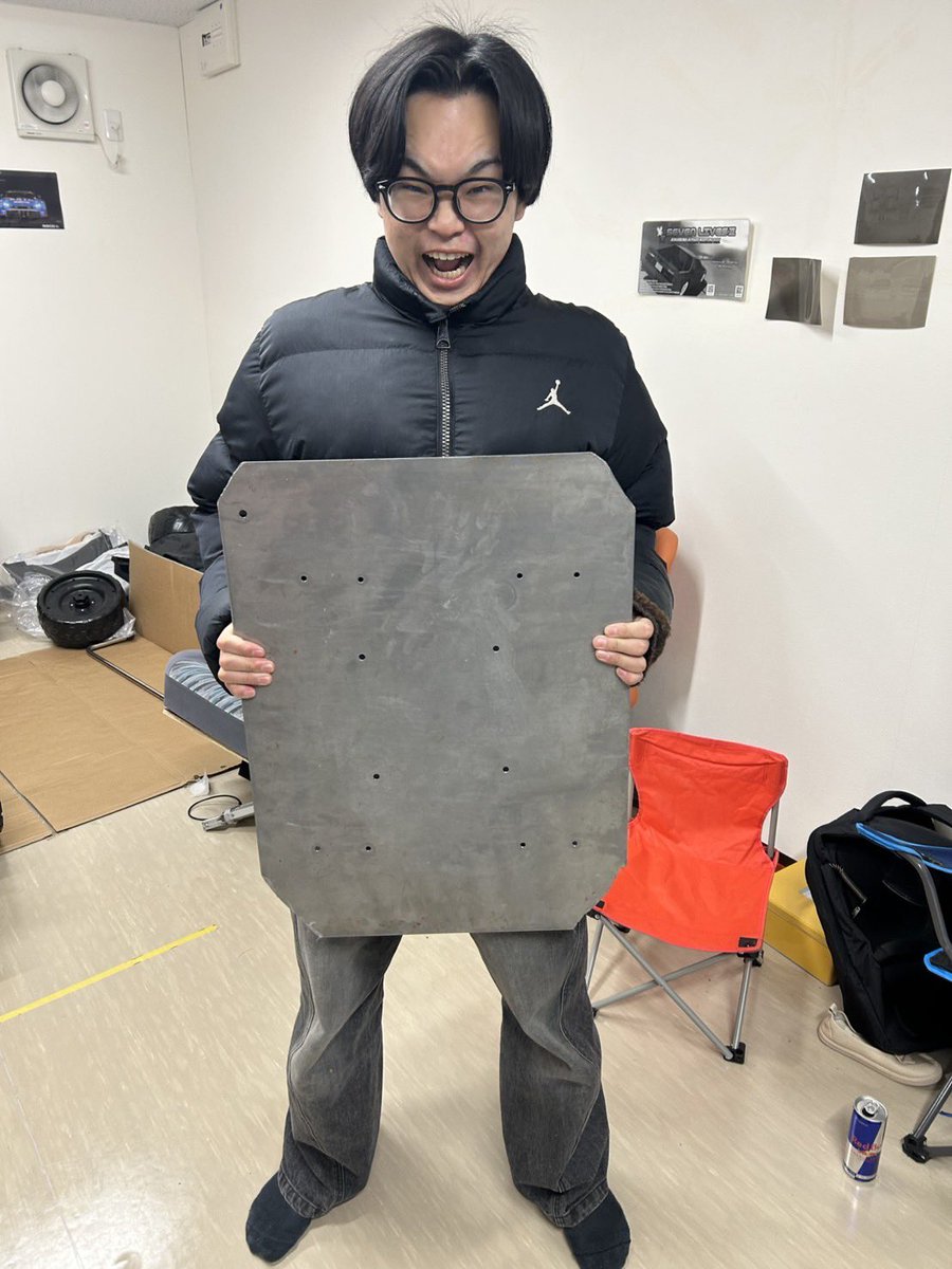 HiroshimaM0MIJI's tweet photo. 今日も今日とて実機作成中です!!
寒い日が続いており部室から外に出たくありません、、、
風邪やインフルなどに気を付けつつ頑張っていきます!!
#SSTDC #広島市立大学 #部活 https://t.co/9gDclpRUR3