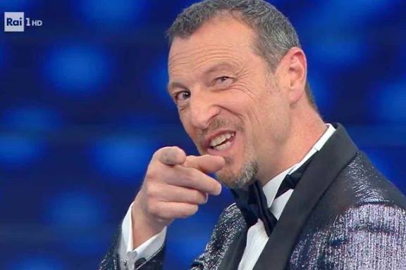 trash_italiano's tweet image. La Rai starebbe sondando il terreno per un eventuale ritorno di Amadeus. Tra i programmi ipotizzati per lui: uno show musicale, un nuovo game e il Festival di Sanremo dopo Carlo Conti.

Fonte: Affari Italiani