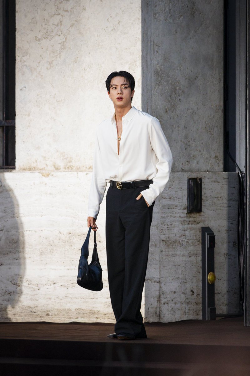 RollingStoneIN's tweet photo. Happy Birthday, #Jin! From belting out bangers like “Epiphany” and “Super Tuna,” to owning coveted stages and runway front-rows, the South Korean singer, songwriter and idol is gearing up for a comeback with his group for the much-awaited BTS global tour in 2026. https://t.co/pvM0lMxehZ