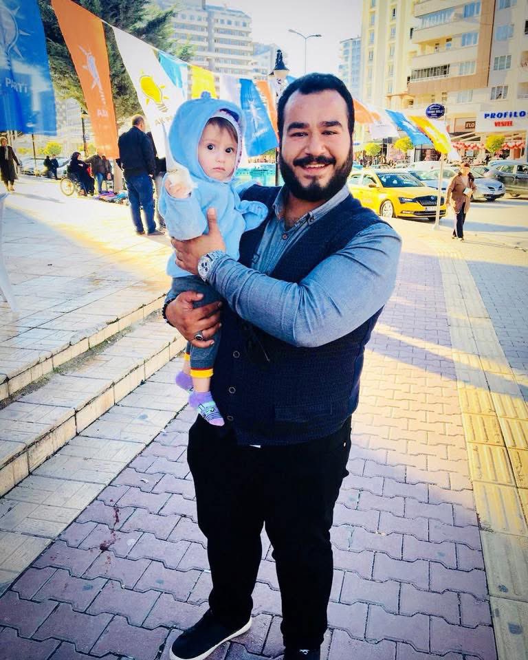 korkmaz_ab's tweet photo. Seni unutmayacağız Muhammed. 
Çok kahredici vaka ve üzgün olduğumuz bu durumu kamuoyu ile paylaşmak tüm sevenleri için çok zor. 
Onu hep gülerken hatırlayacağız. 
Dostlar sağolsun. 
Gaziantep Gençlik teşkilatımızın başı sağolsun. https://t.co/WefkqMW6bX