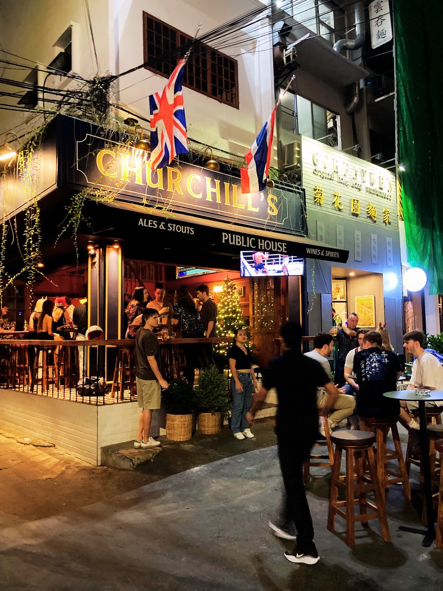 churchillsBKK's tweet image. Cold pints alfresco, cool evening breeze, and none of the Sukhumvit roadside fumes.

Happy Hour from 3pm. Long weekend starts now.

#Thonglor #coldpints #eveningdrinks #PublicHouse #churchillsthonglor