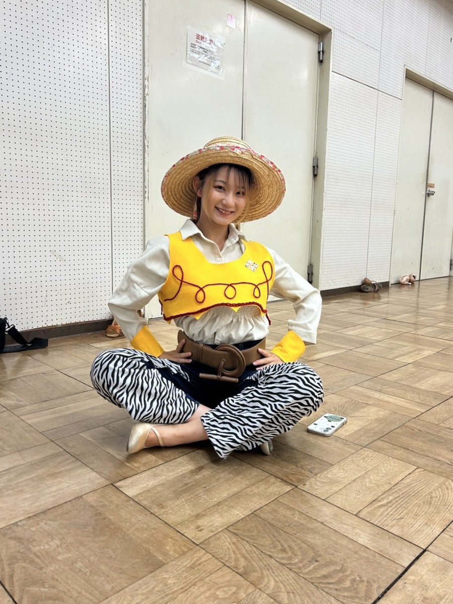 953 杜・松本組 T

同期一ダンスにストイックな男クラッシュ💪😎知識が豊富すぎる故にレクチャーが難解で通訳が必要な時も...？！💦
ディズニーをこよなく愛するキュートなプリンセスキュキュット✨🏰
ドレスを纏えばそこには本物のお姫様が👸
期待の新星・2年生カップルによる情熱タンゴがここに！🔥